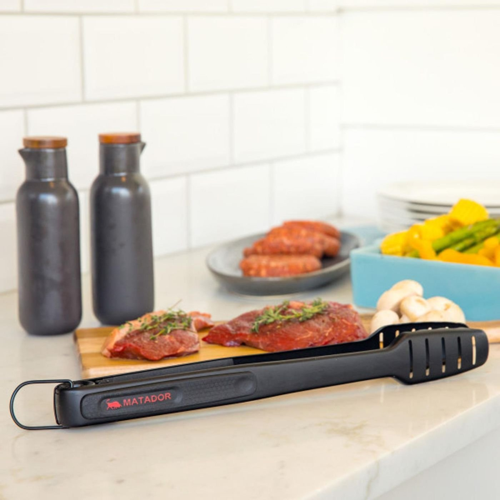 BBQ Stainless Steel Non-Stick Tool Matador Cooking Grilling Tongs Spatula, Black
