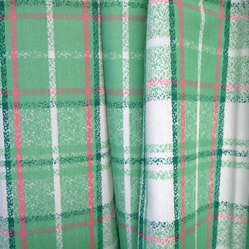 Home Innovations Pair of Polyester Cotton Rod Pocket Green Checkered Curtains