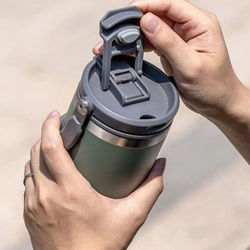 900ML Green Stainless Steel Travel Mug with Leak-proof 2-in-1 Straw and Sip Lid, Vacuum Insulated Coffee Mug for Car, Office, Perfect Gifts, Keeps Liquids Hot or Cold
